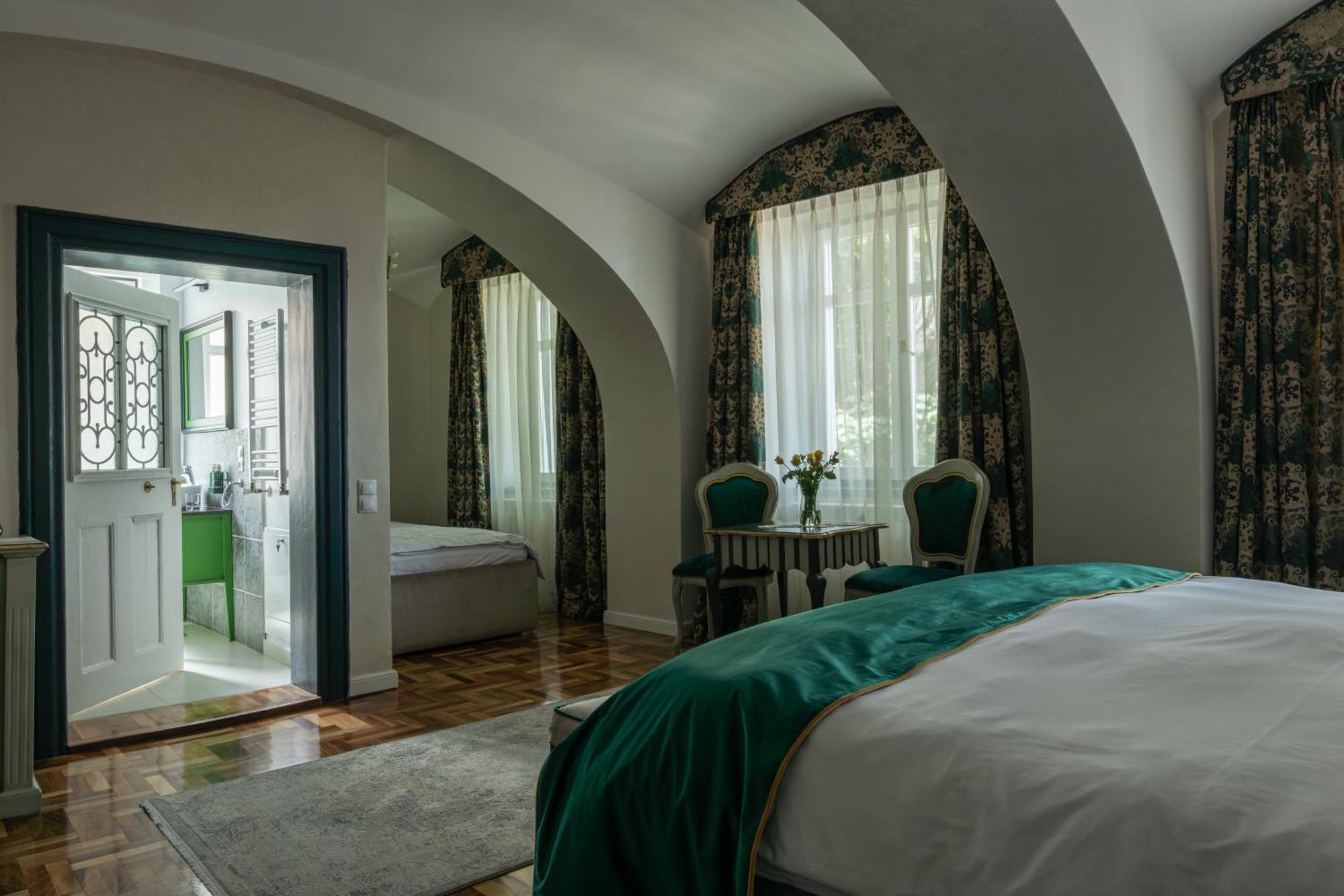 Magister Seven Bed and Breakfast Sibiu Exteriör bild