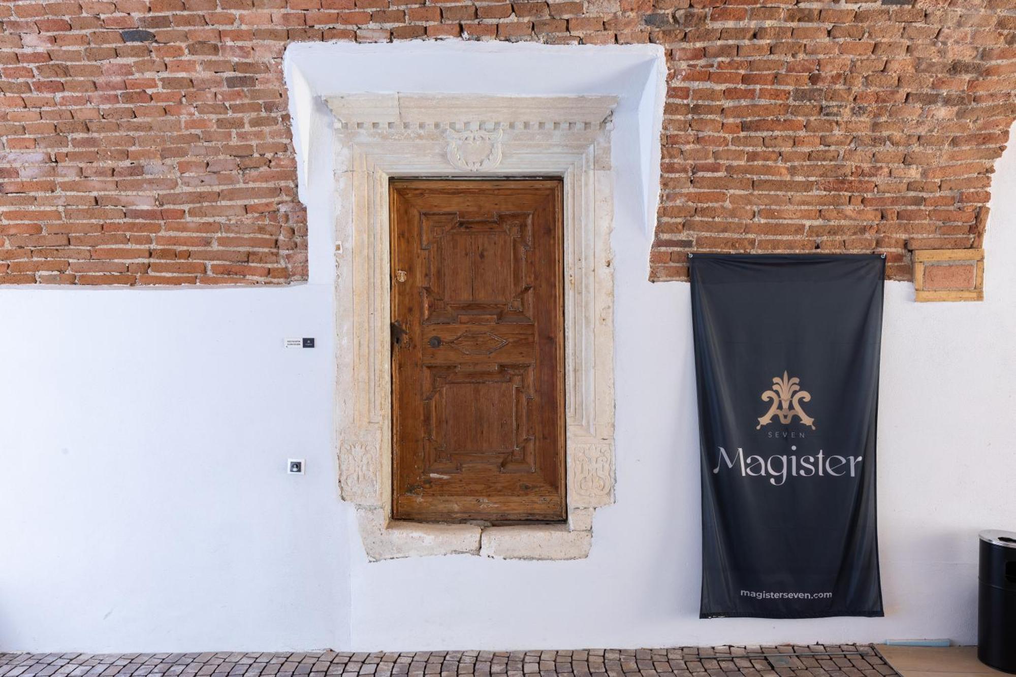 Magister Seven Bed and Breakfast Sibiu Exteriör bild