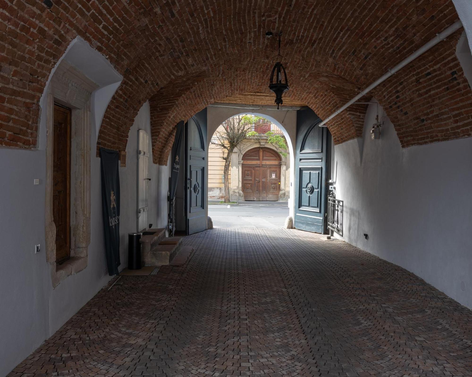 Magister Seven Bed and Breakfast Sibiu Exteriör bild