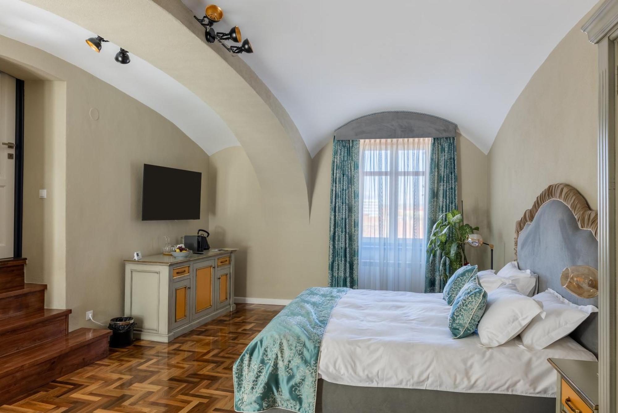 Magister Seven Bed and Breakfast Sibiu Exteriör bild